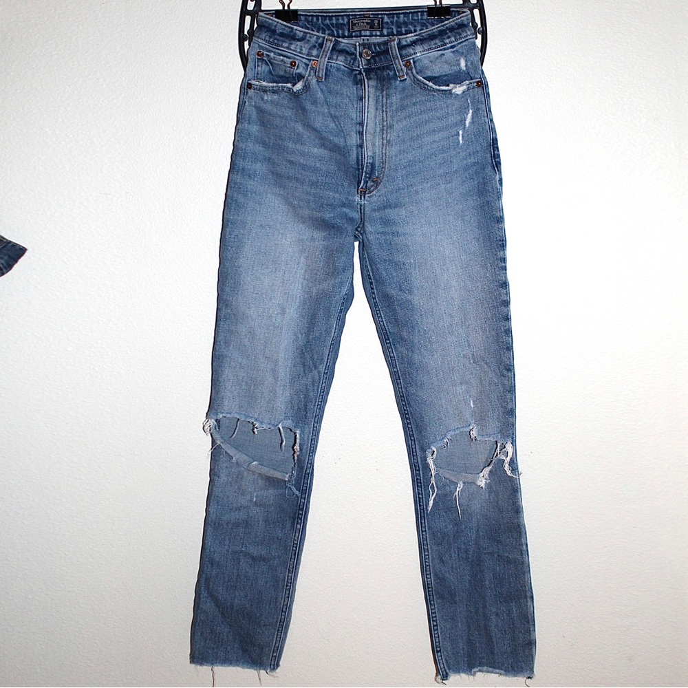 Abercrombie & Fitch Zoe Ripped Straight Jeans
